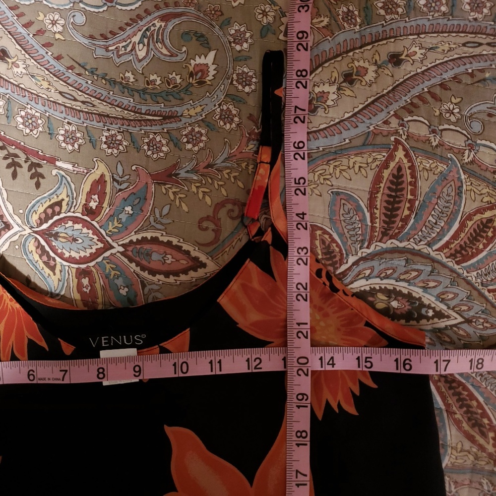Venus Spaghetti Strap Floral Camisole - Picture 4 of 6